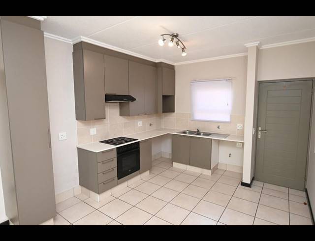 2 BEDROOM APARTMENT FOR SALE IN FOURWAYS